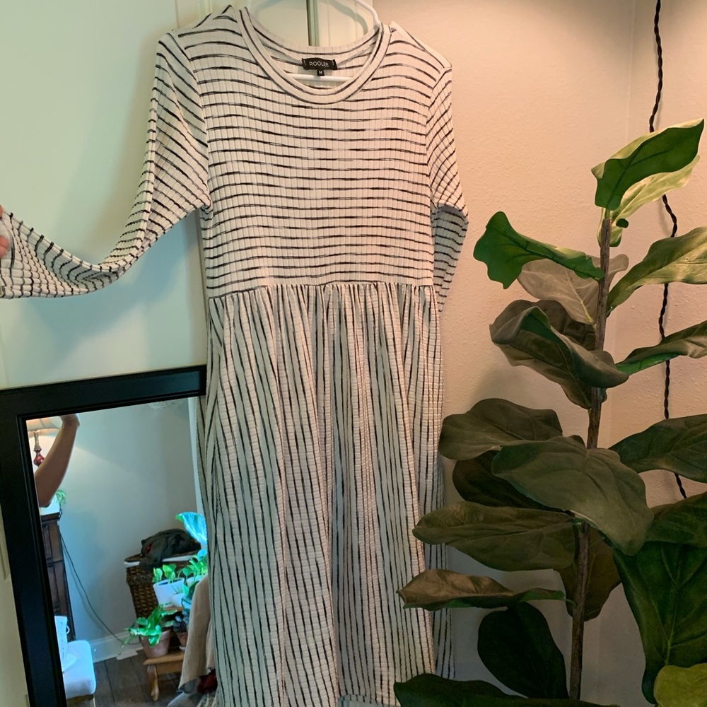 Three Quarter sleeve midi dress